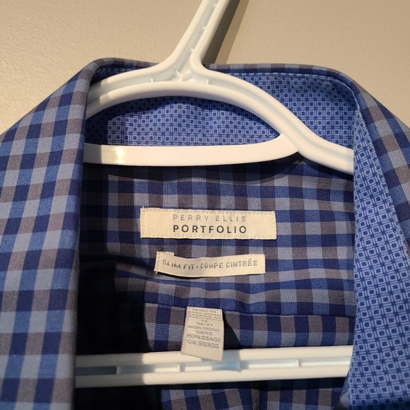 DRESS SHIRT by Perry Ellis - Picture 3 of 3
